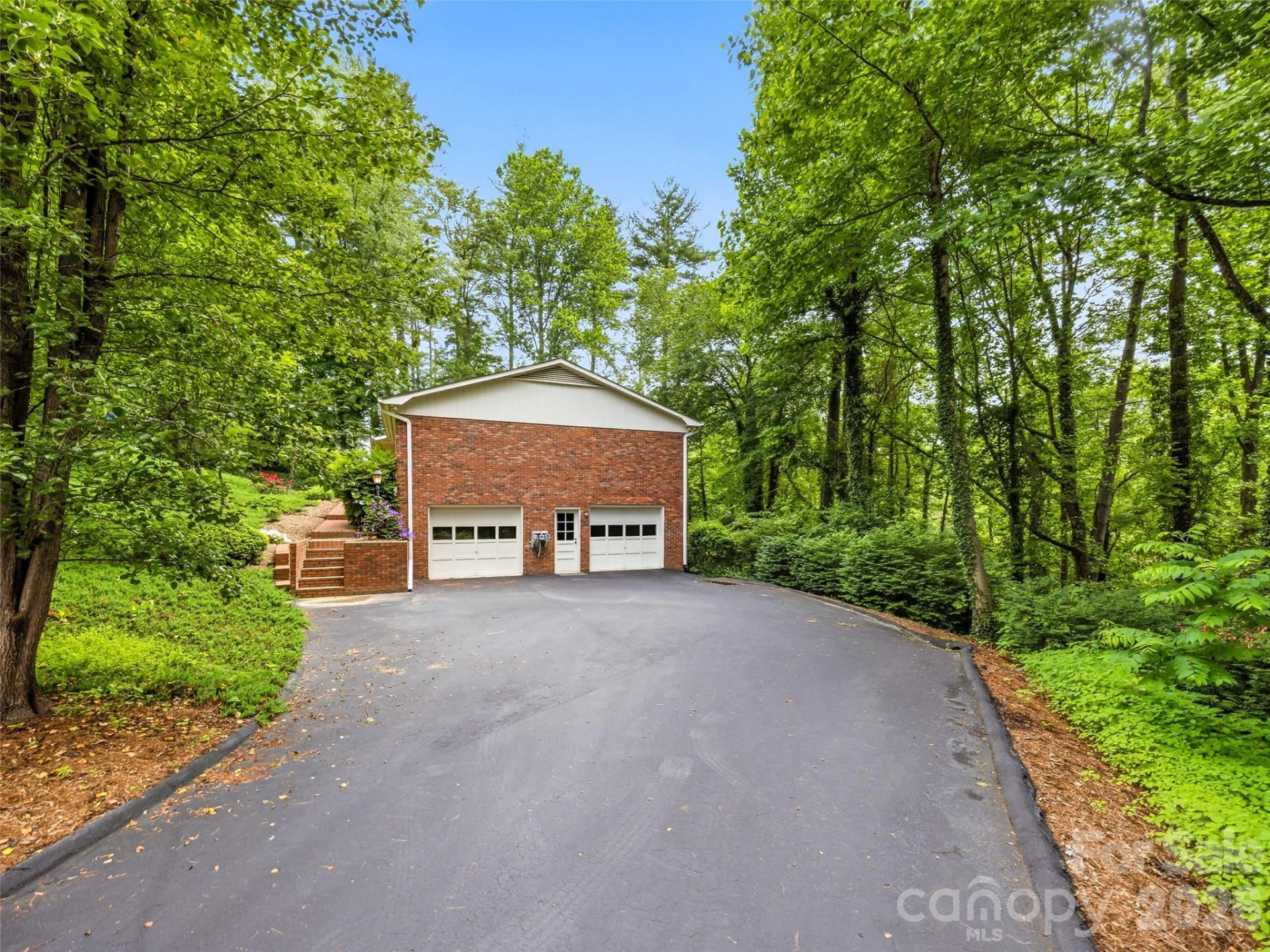 126 Surry Lane - Photo 3