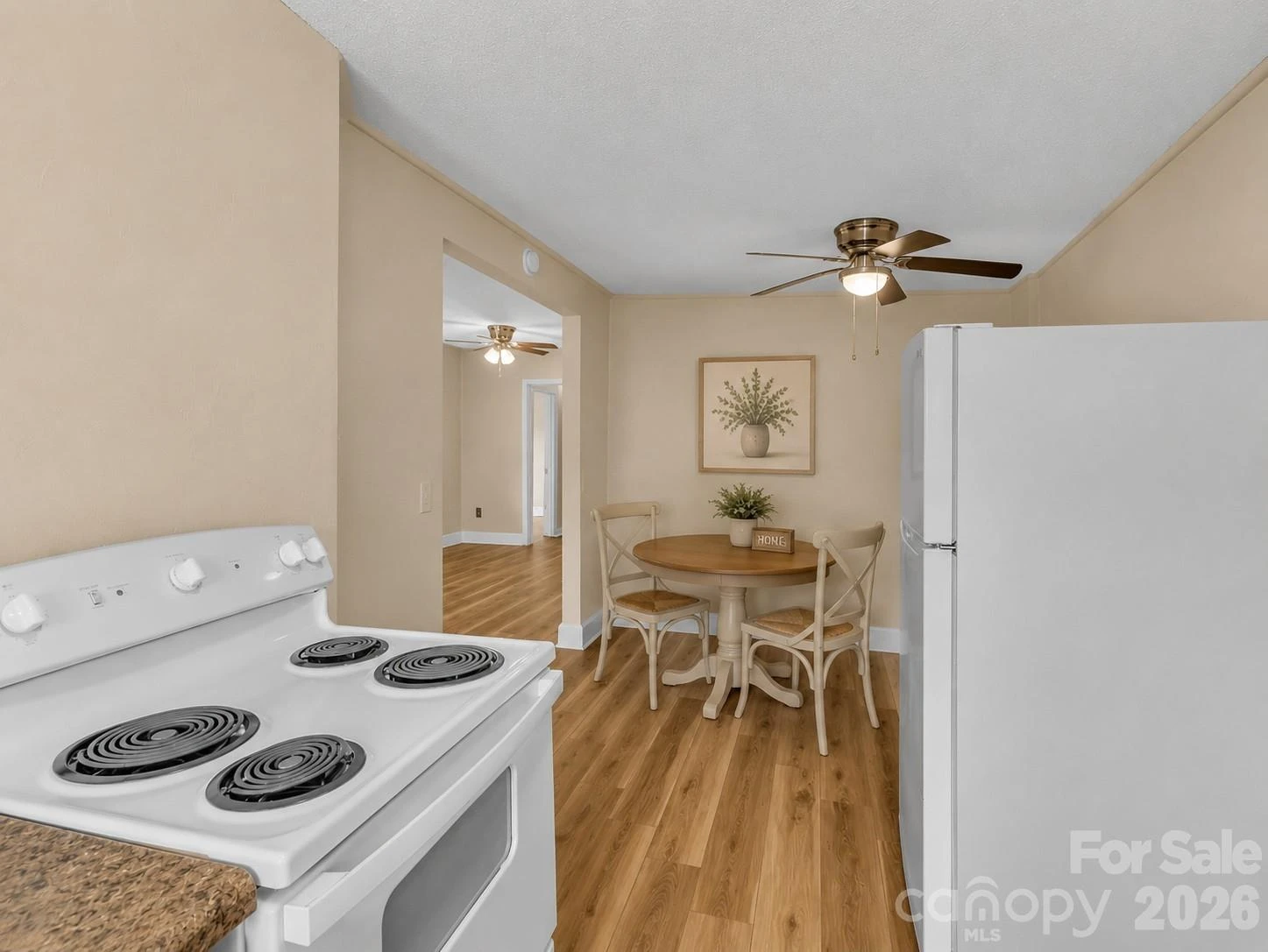492 Riverbend Street - Photo 4