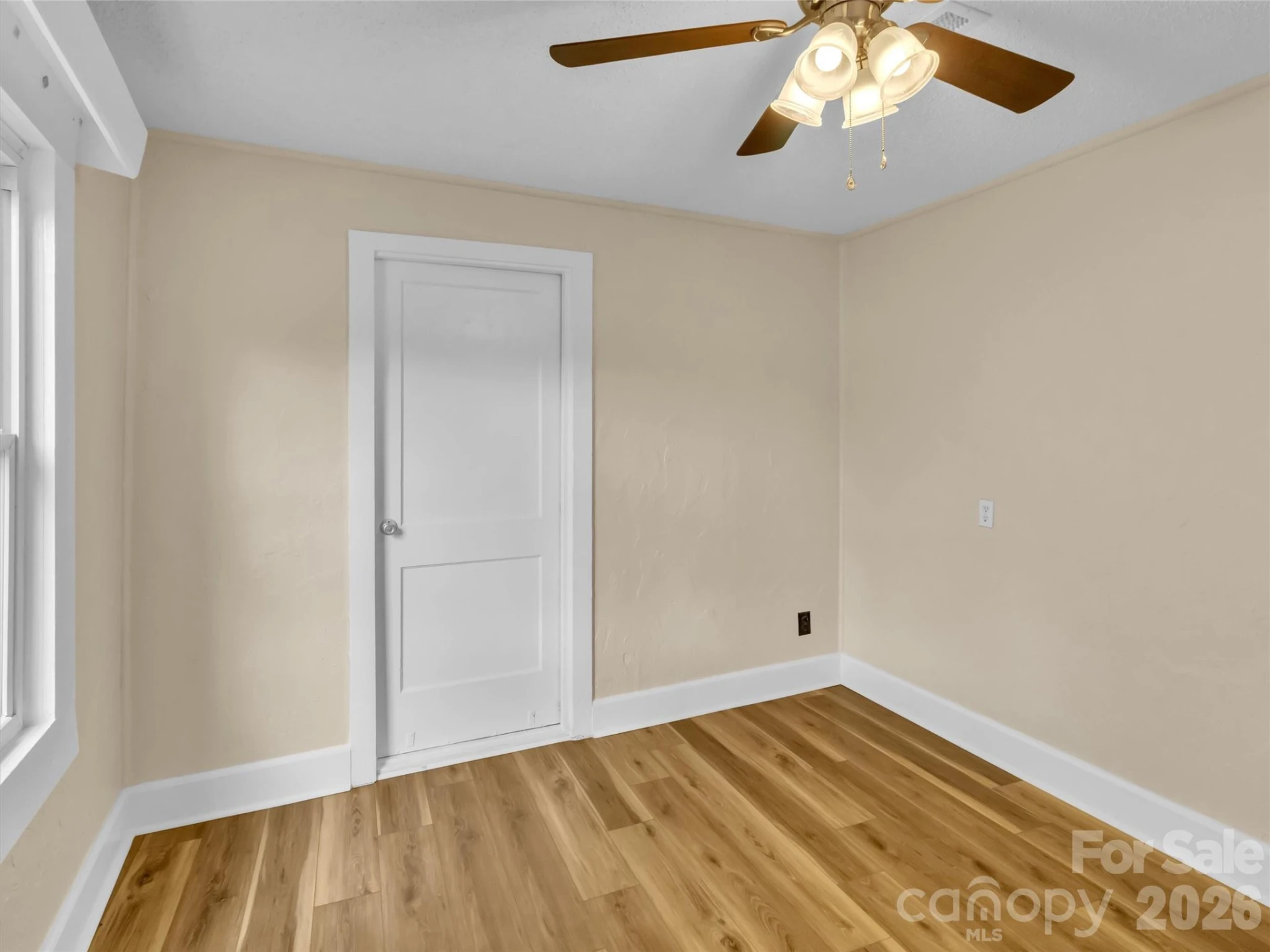 492 Riverbend Street - Photo 12