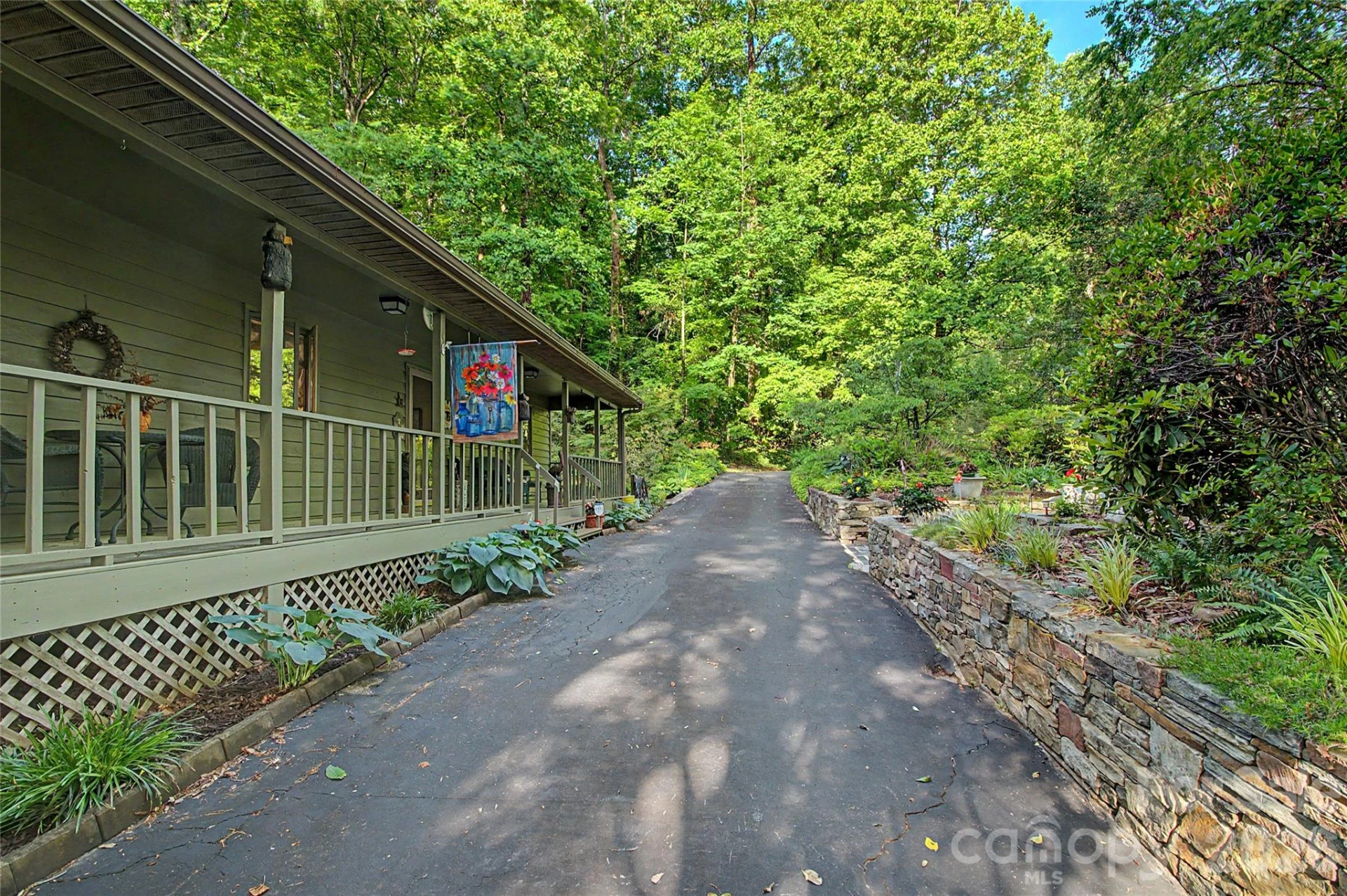 383 Ravenwood Lane - Photo 2