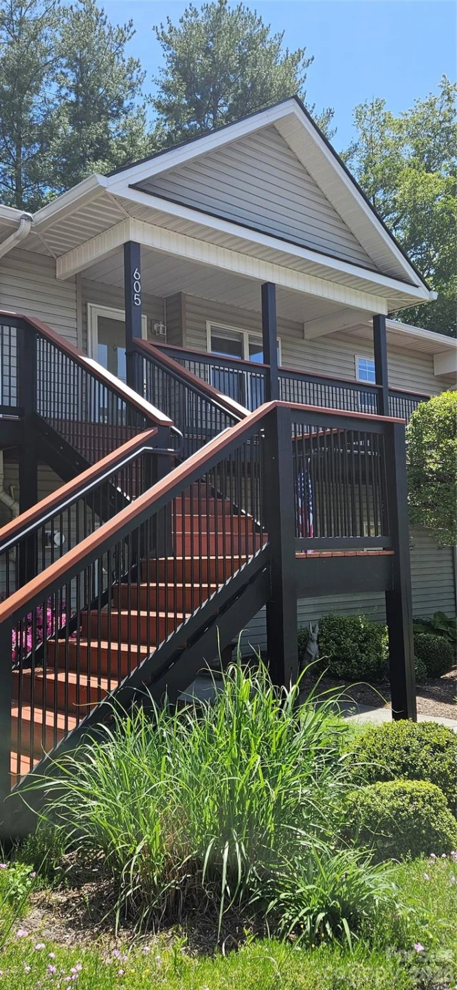 605 Carlyle Way - Photo 2