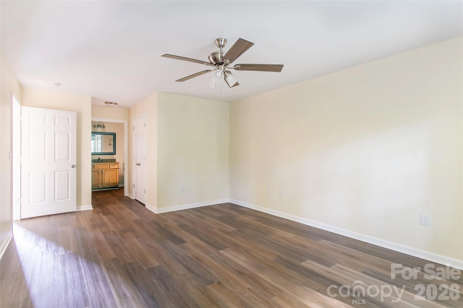 605 Carlyle Way - Photo 14