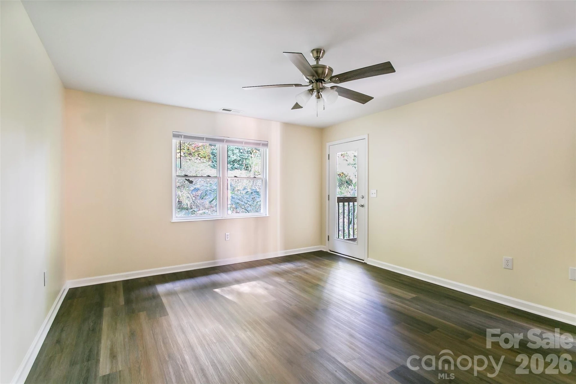 605 Carlyle Way - Photo 15