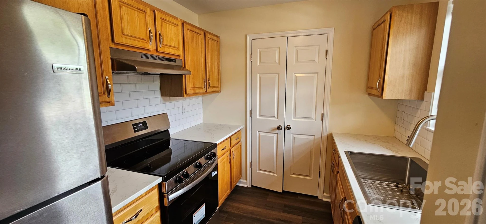605 Carlyle Way - Photo 4