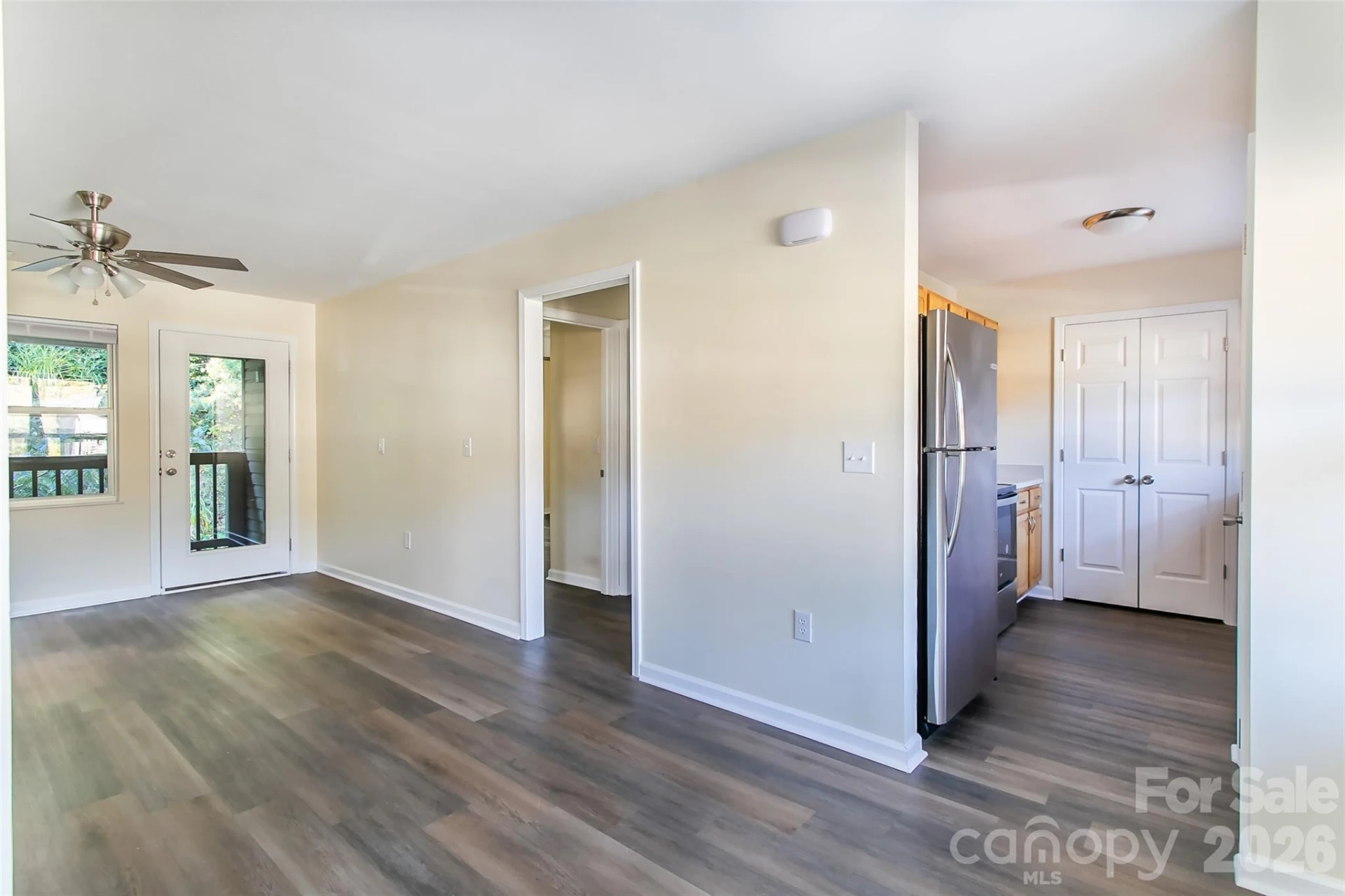 605 Carlyle Way - Photo 8
