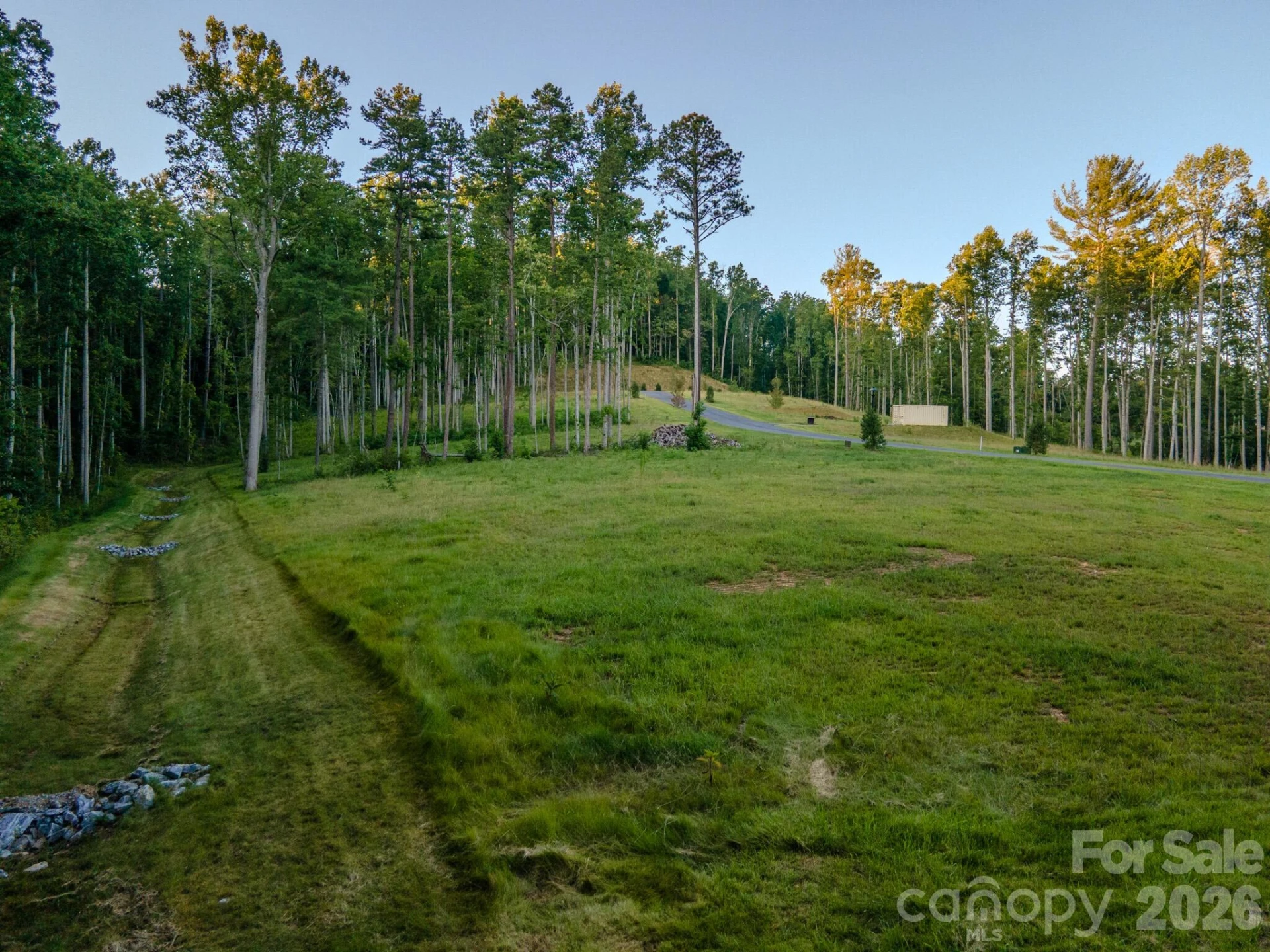 416 Irvine Drive - Photo 3