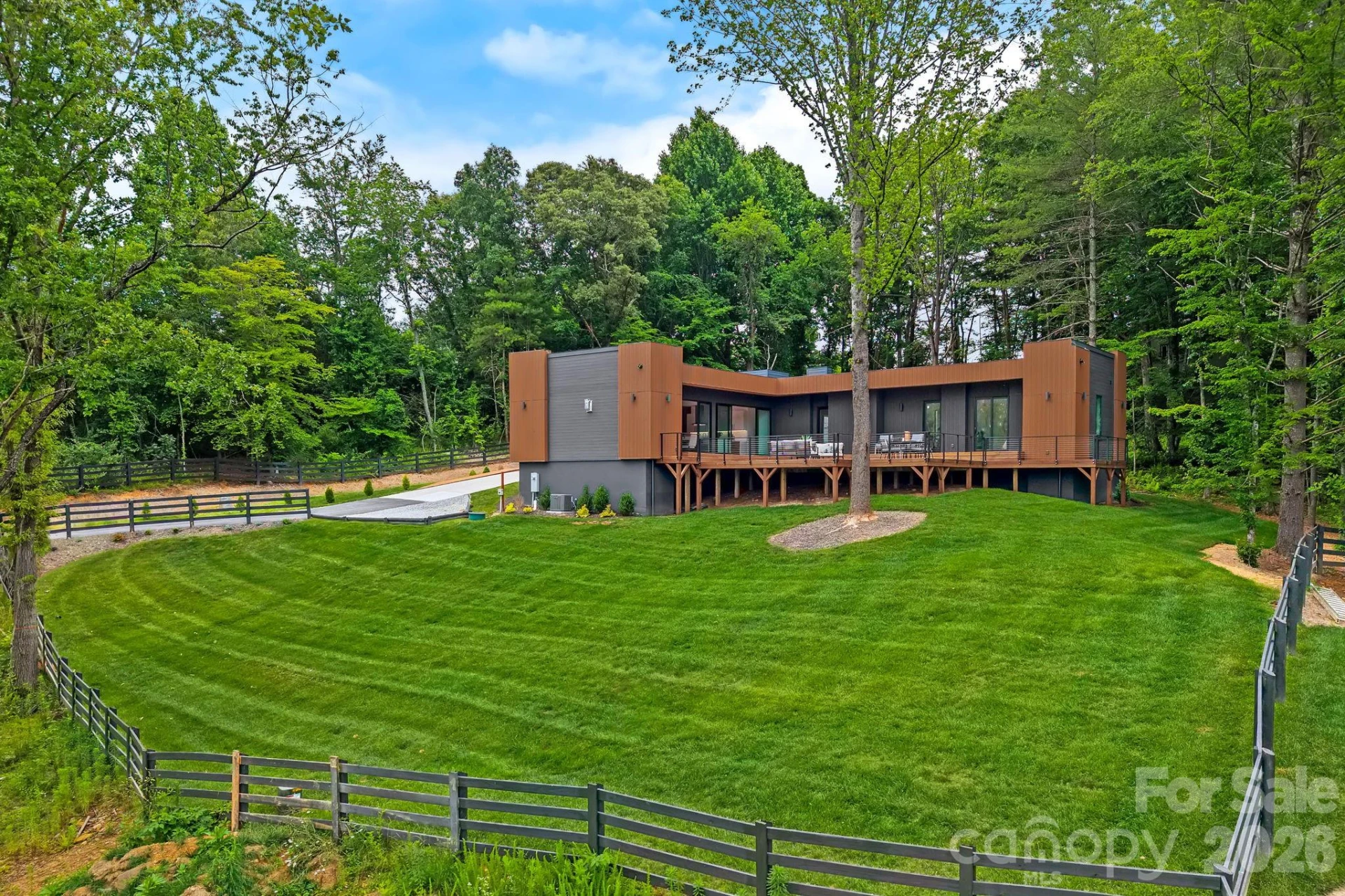200 Manchester Way - Photo 2