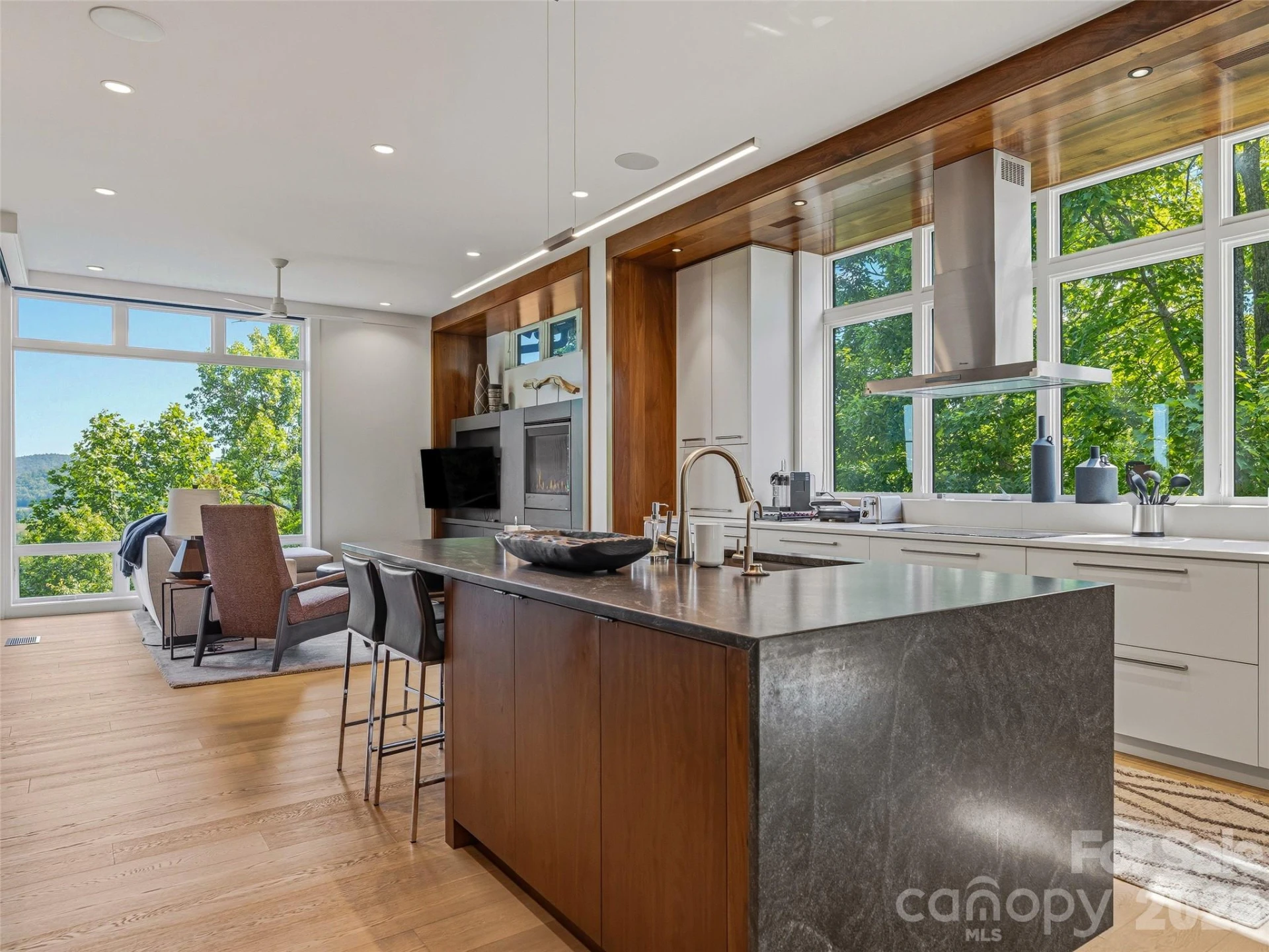 1121 Timberbluff Way - Photo 17