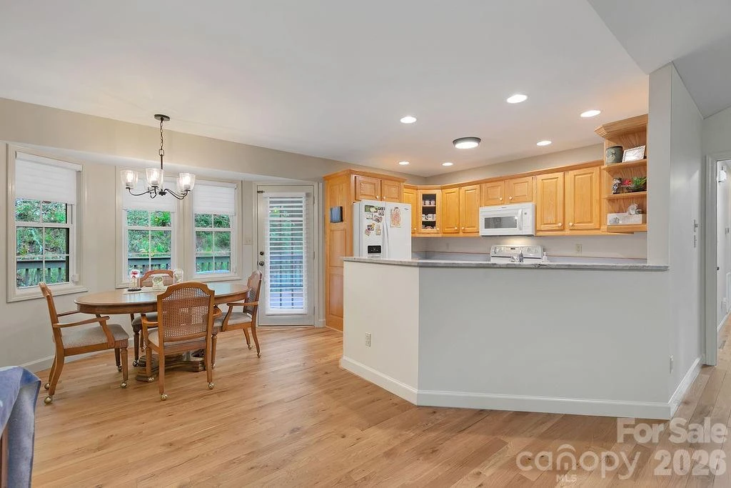 144 Lakeland Drive - Photo 13