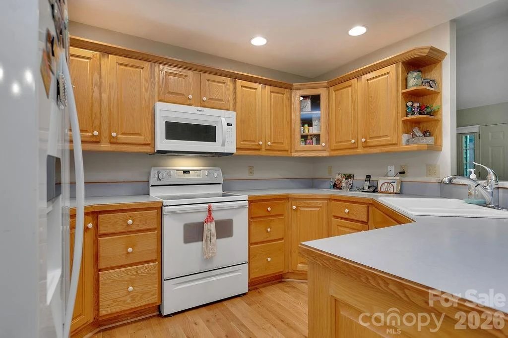 144 Lakeland Drive - Photo 14