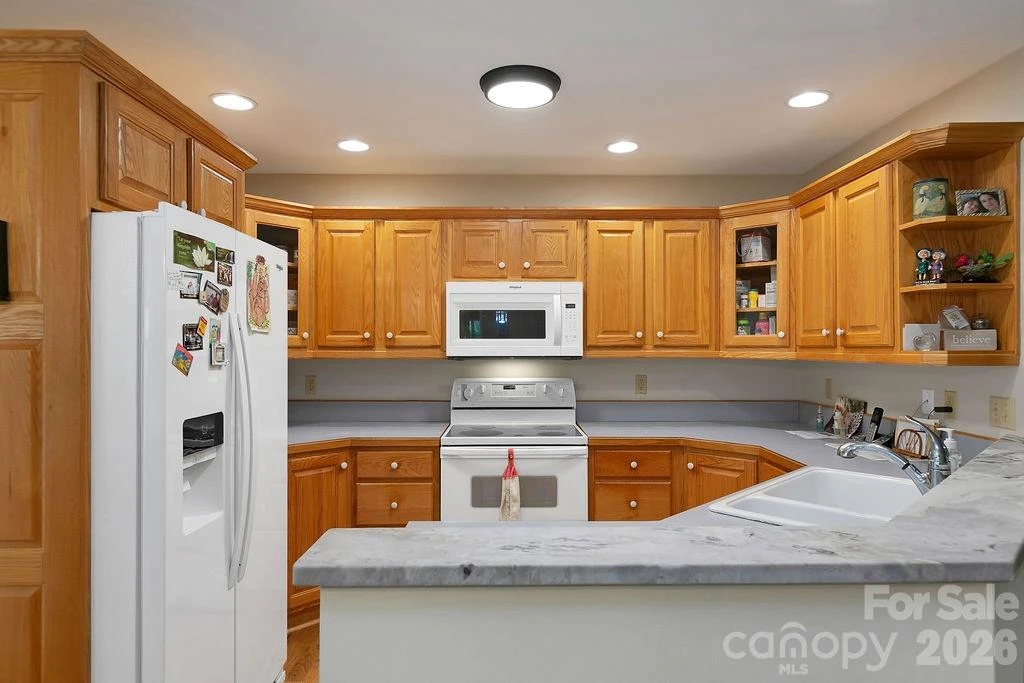 144 Lakeland Drive - Photo 15