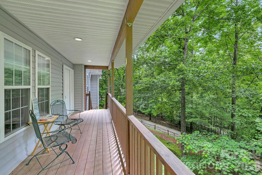 144 Lakeland Drive - Photo 5