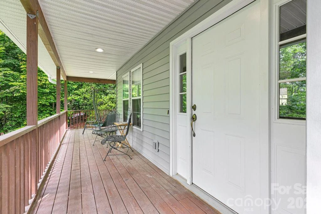 144 Lakeland Drive - Photo 6