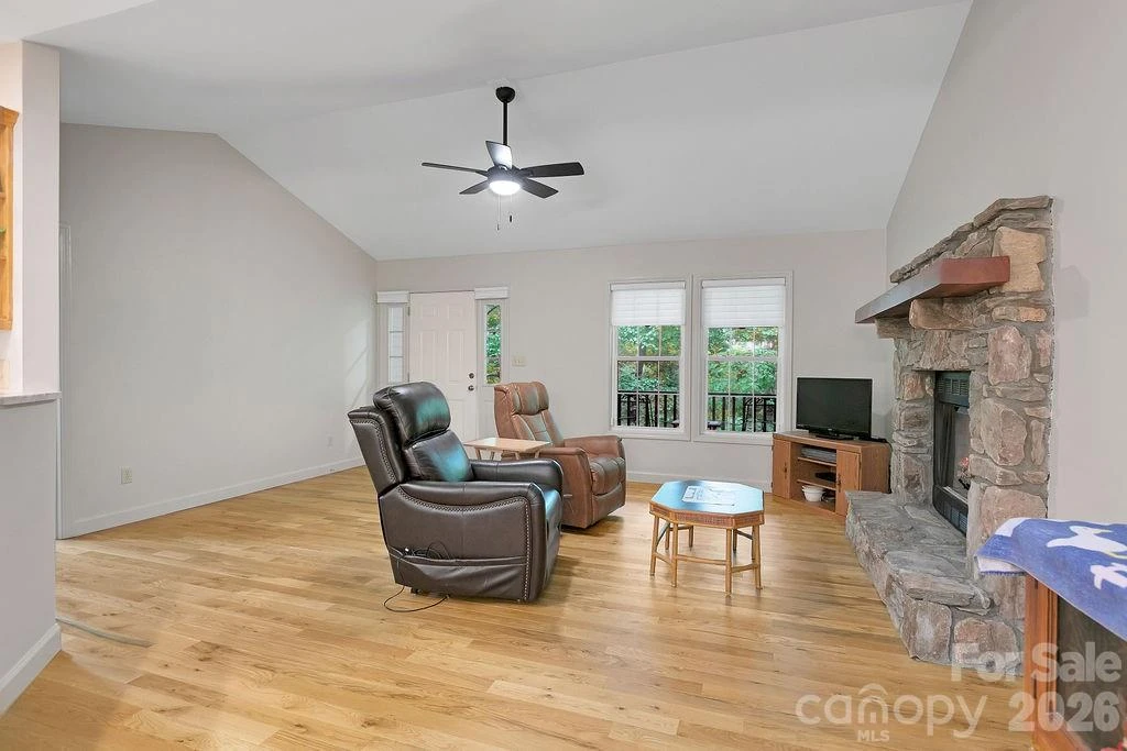 144 Lakeland Drive - Photo 9