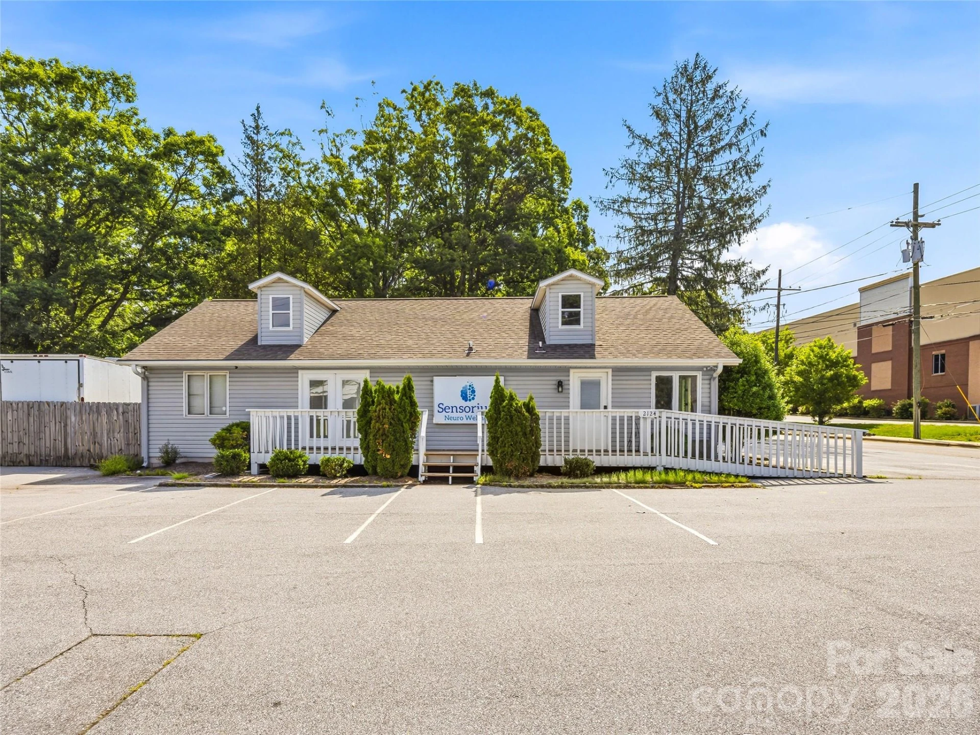 2124 Hendersonville Road - Photo 2