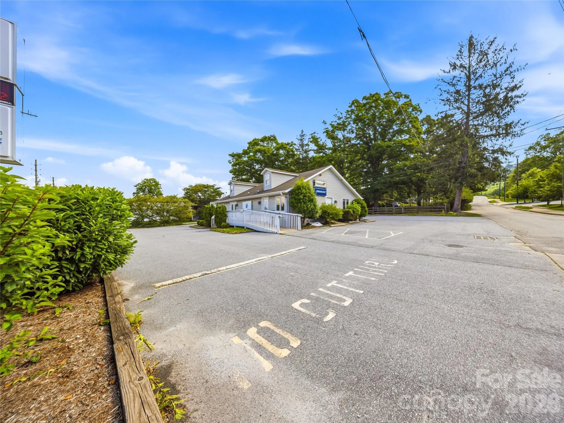 2124 Hendersonville Road - Photo 3