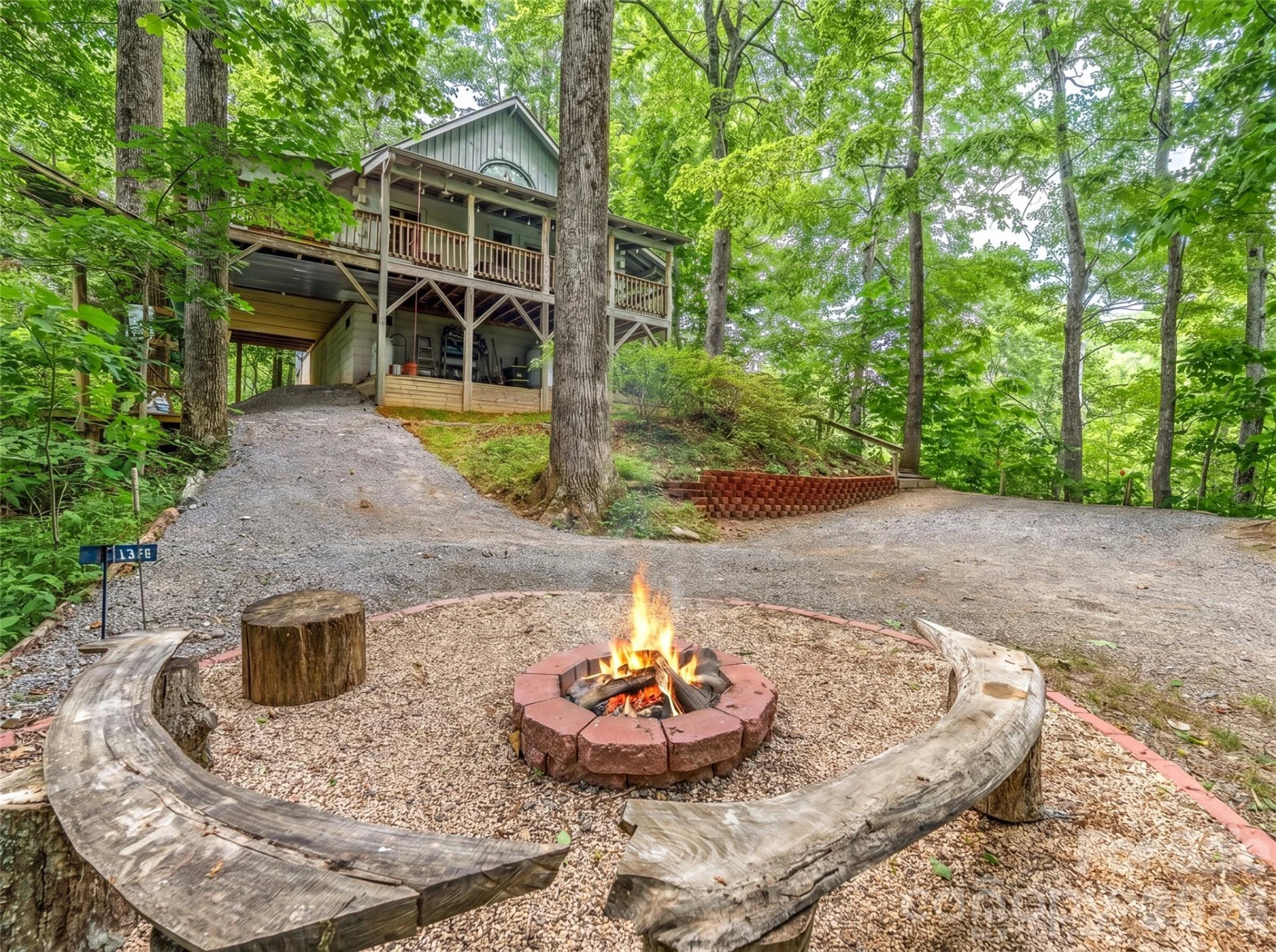 520 Patricia Road - Photo 2