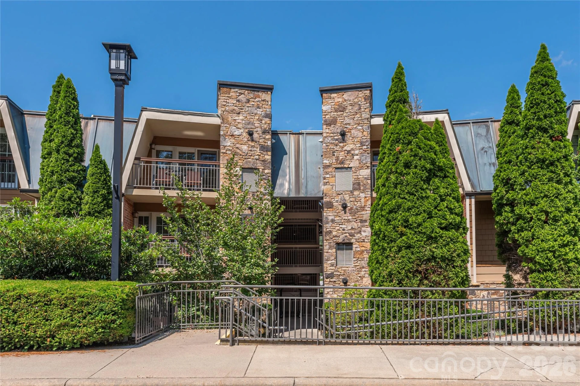 222 Bowling Park Road - Photo 4