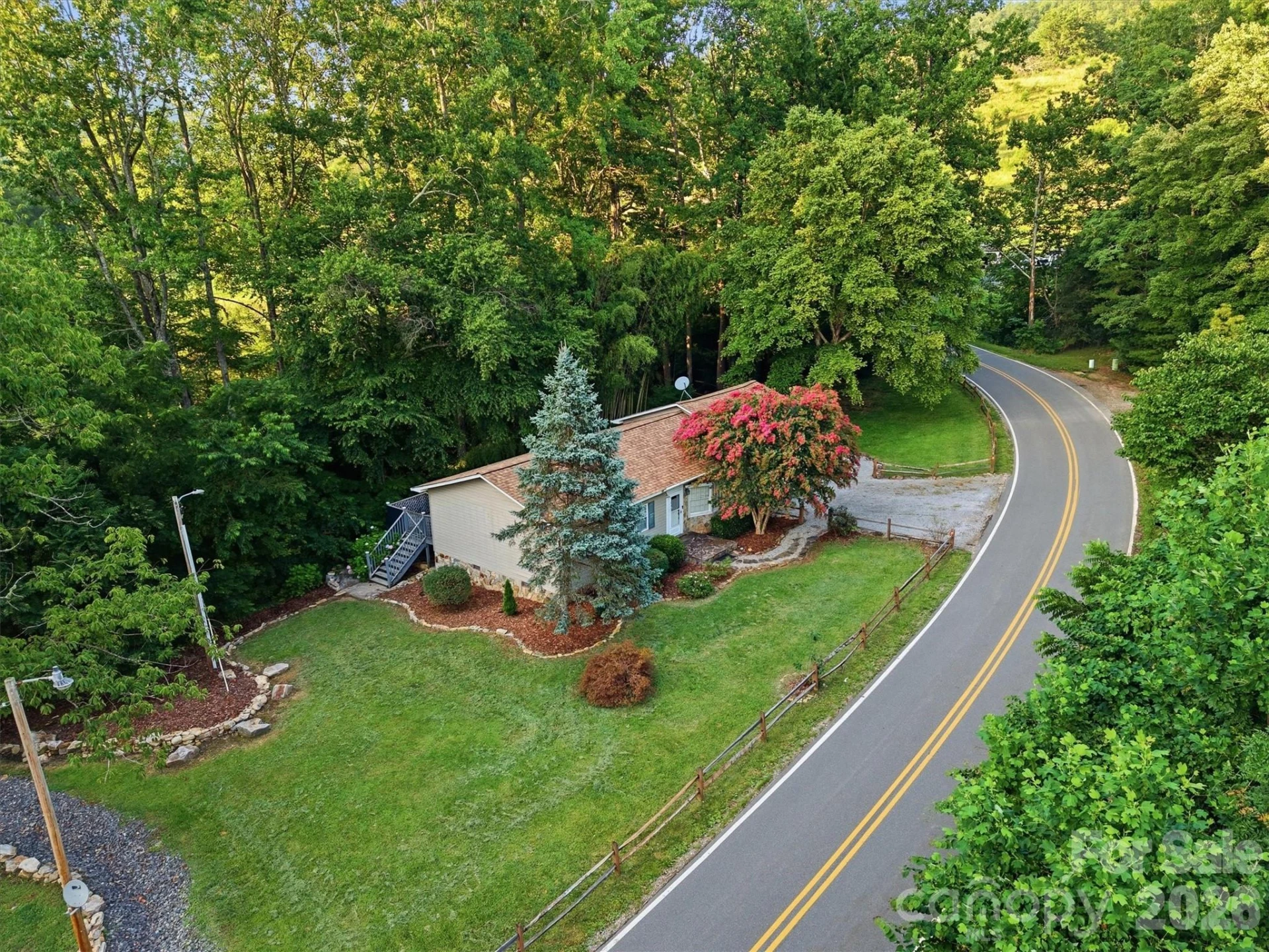 5513 Old Linville Road - Photo 3