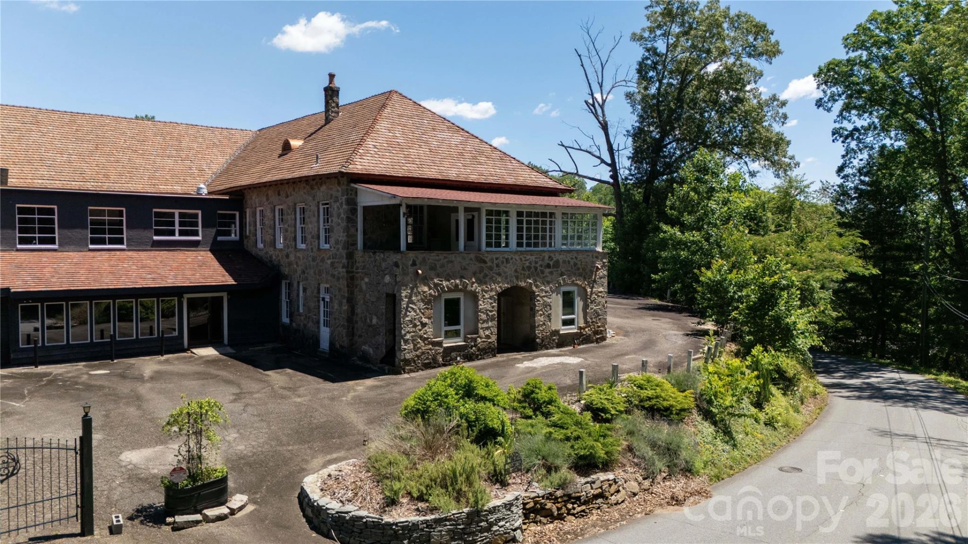 330 Carolina Drive - Photo 5