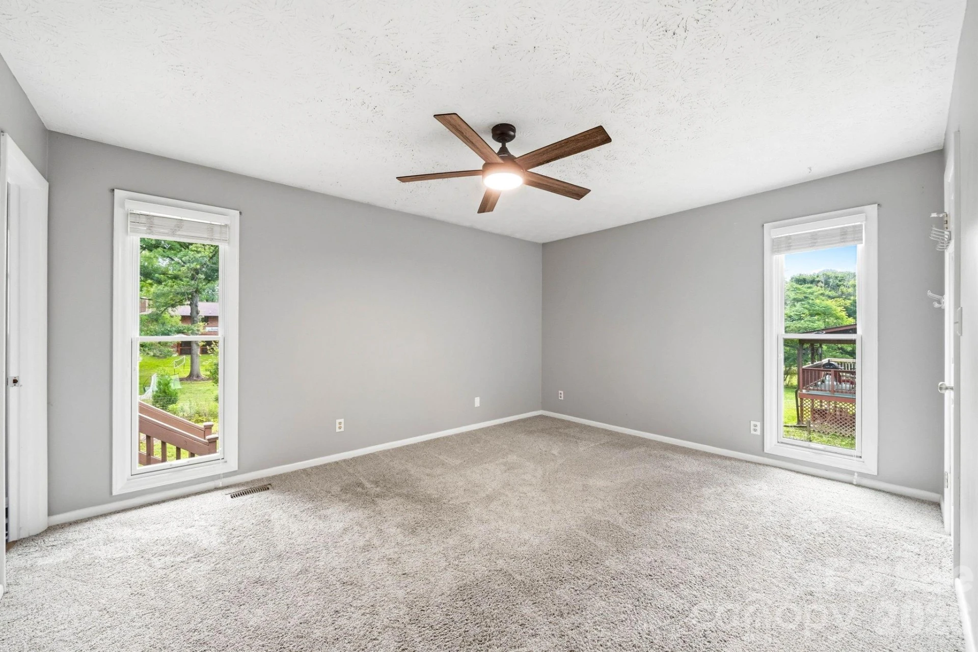 337 Woody Lane - Photo 16