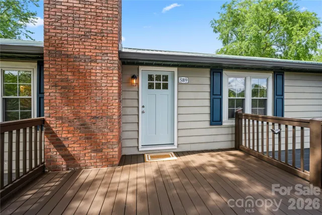 589 Sand Hill Road