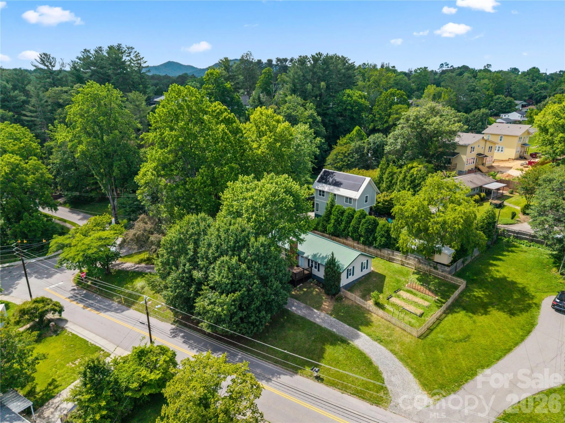 589 Sand Hill Road - Photo 2