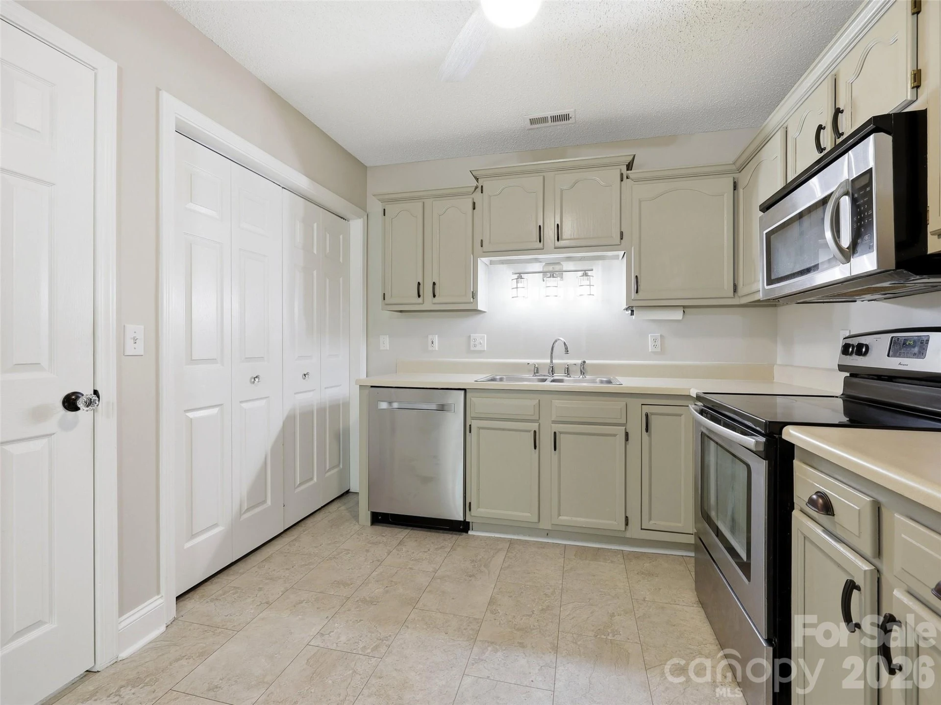 42 Queen Road #D - Photo 12