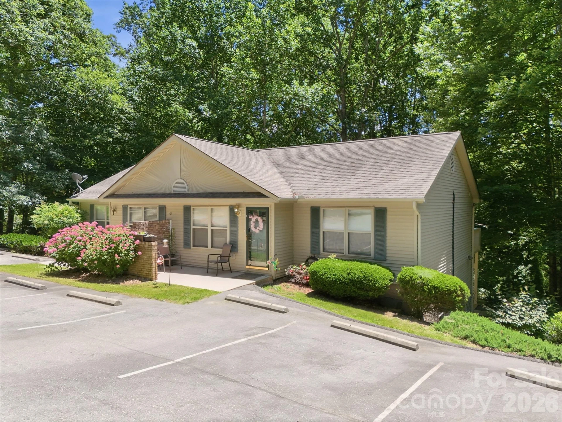 42 Queen Road #D - Photo 3