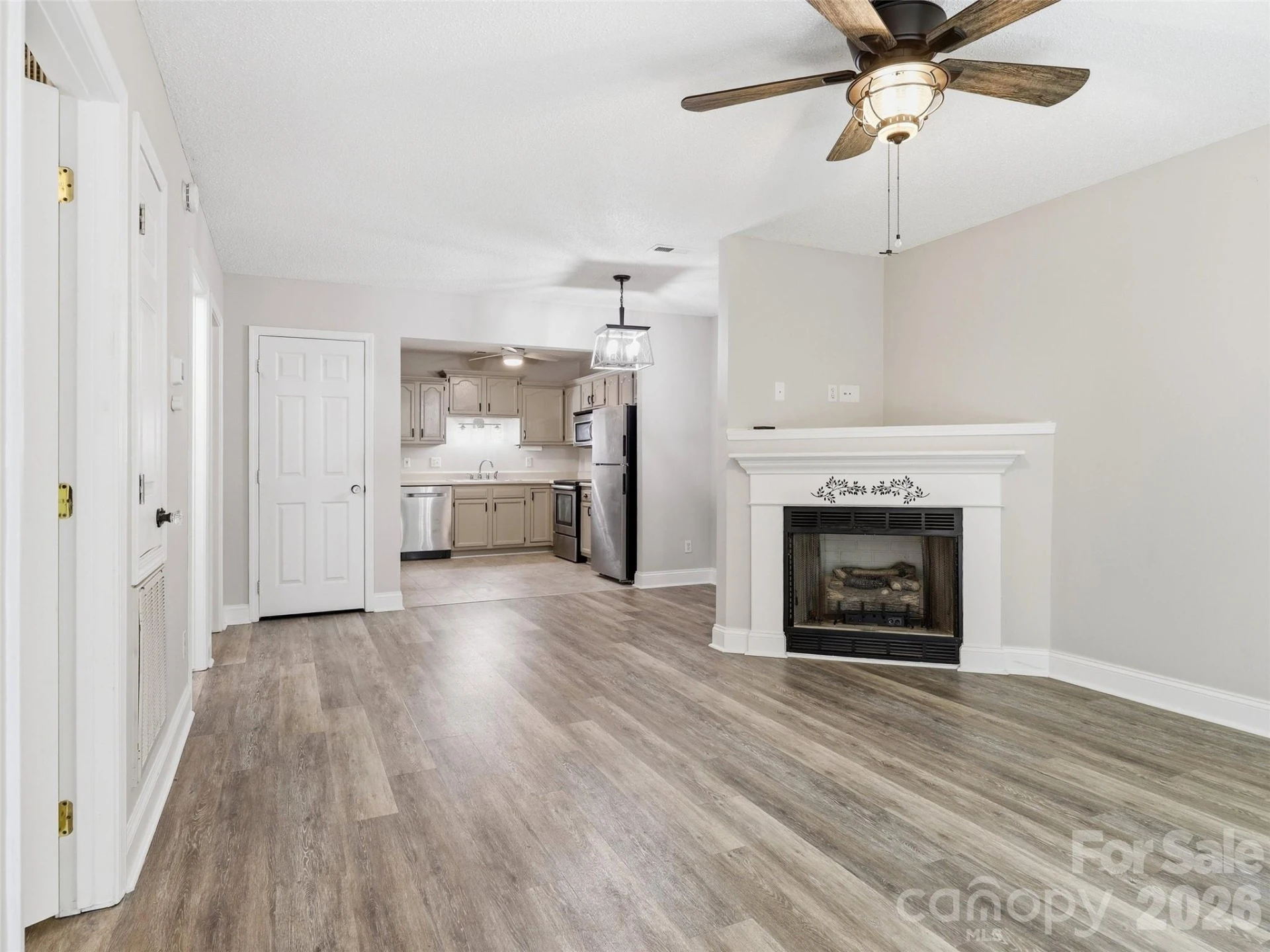 42 Queen Road #D - Photo 5