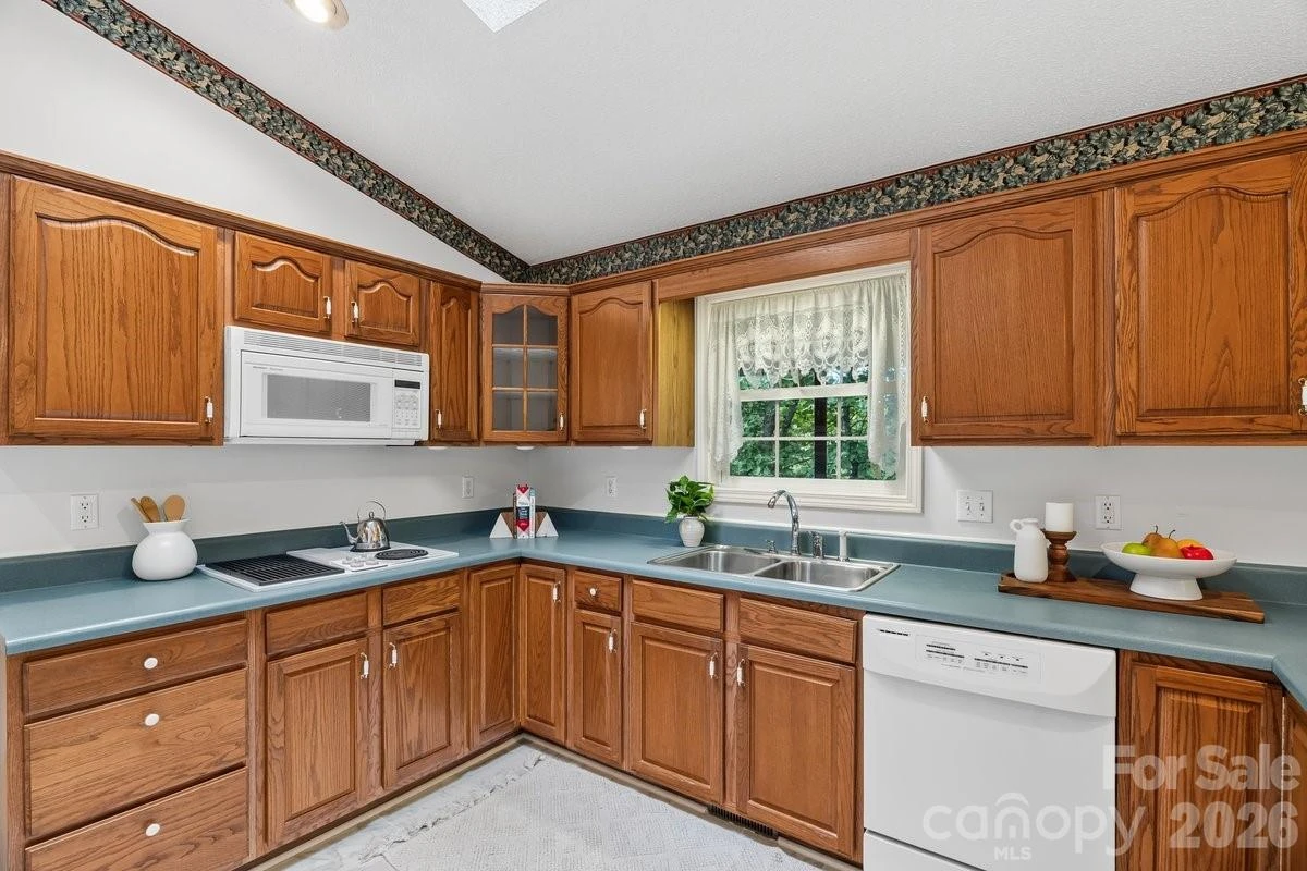 27 Red Maple Drive - Photo 16
