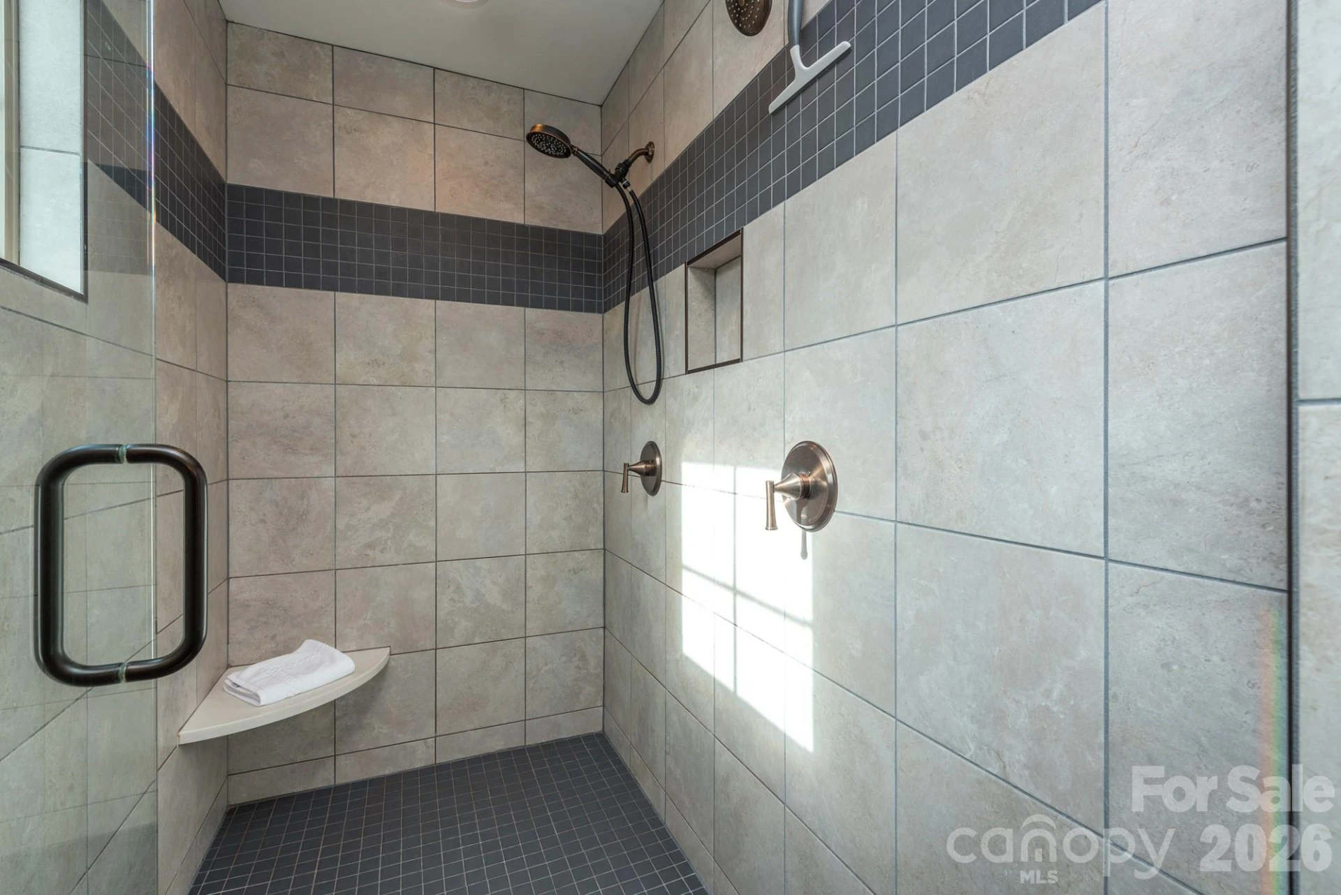 39 Tudor Way - Photo 29