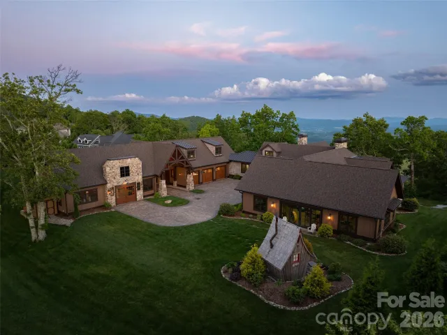 93 N Snow Ridge Drive, Hendersonville, NC, 28792