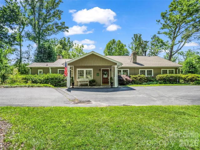 52 Forest Road
