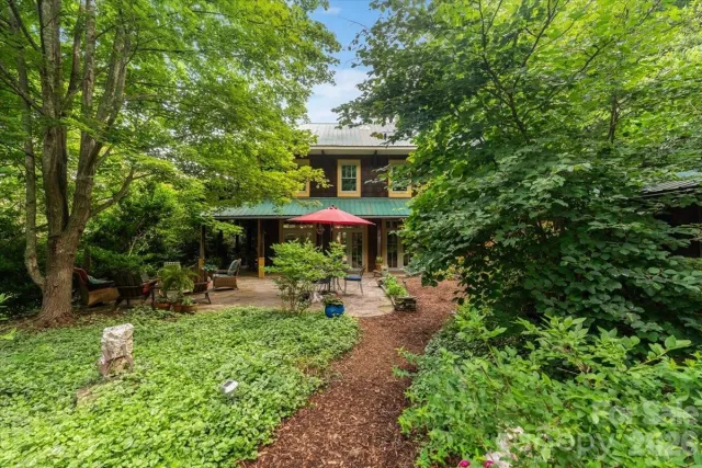 128 Barnet Mountain Drive