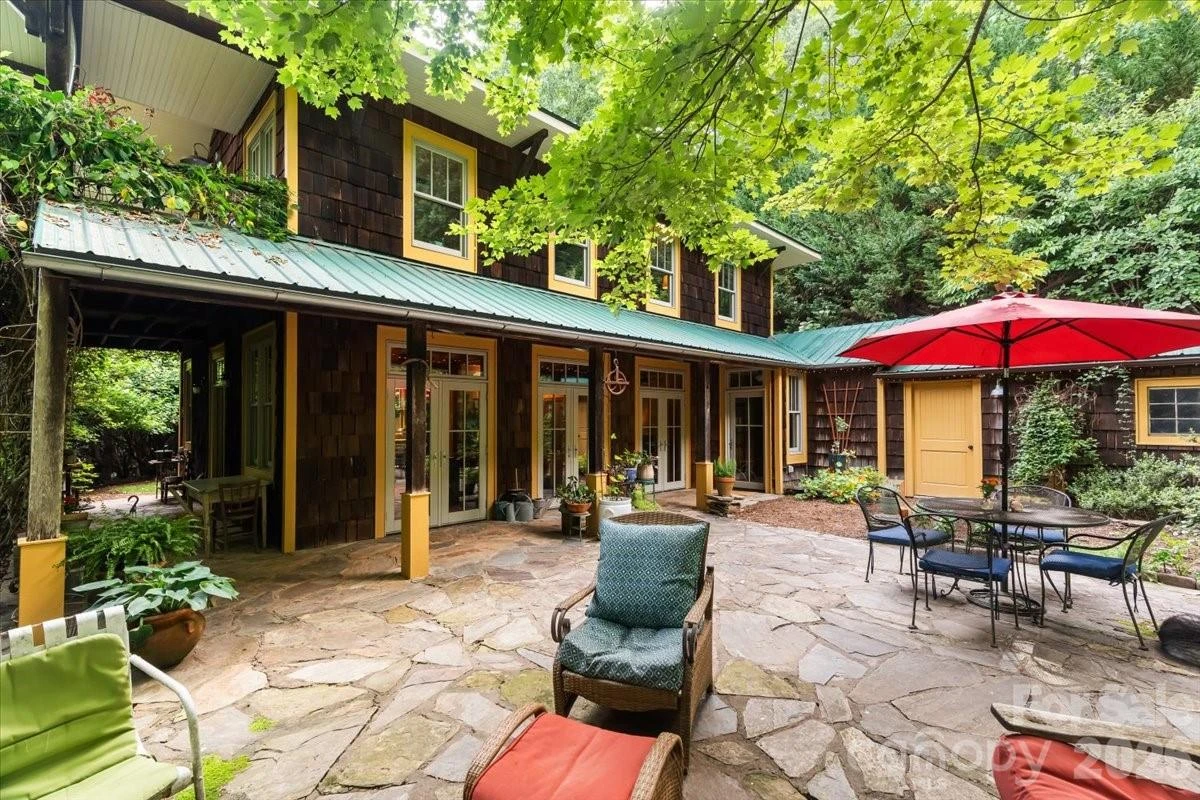 128 Barnet Mountain Drive - Photo 2