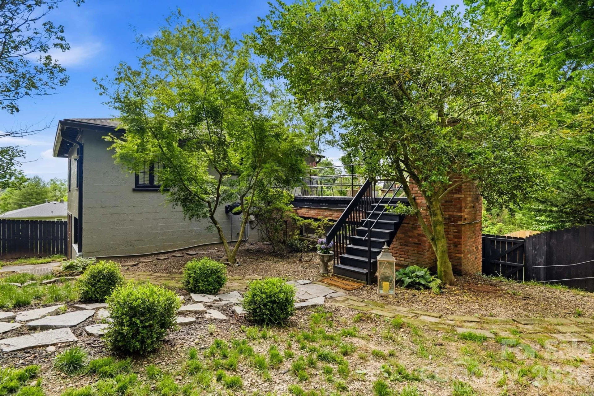 38 Aurora Drive - Photo 2