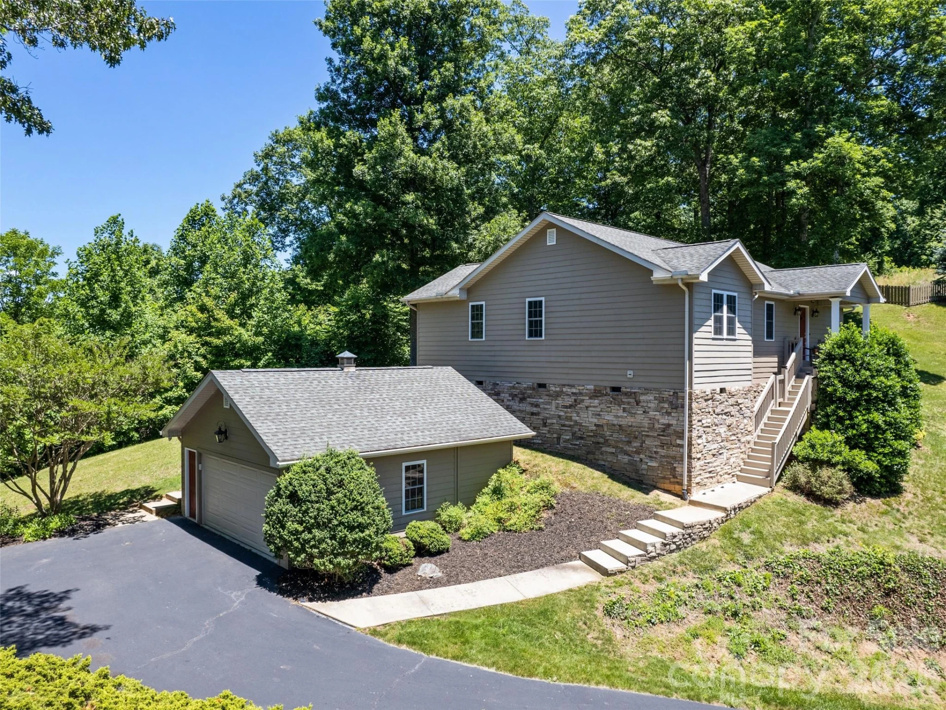 283 Blake Drive - Photo 2