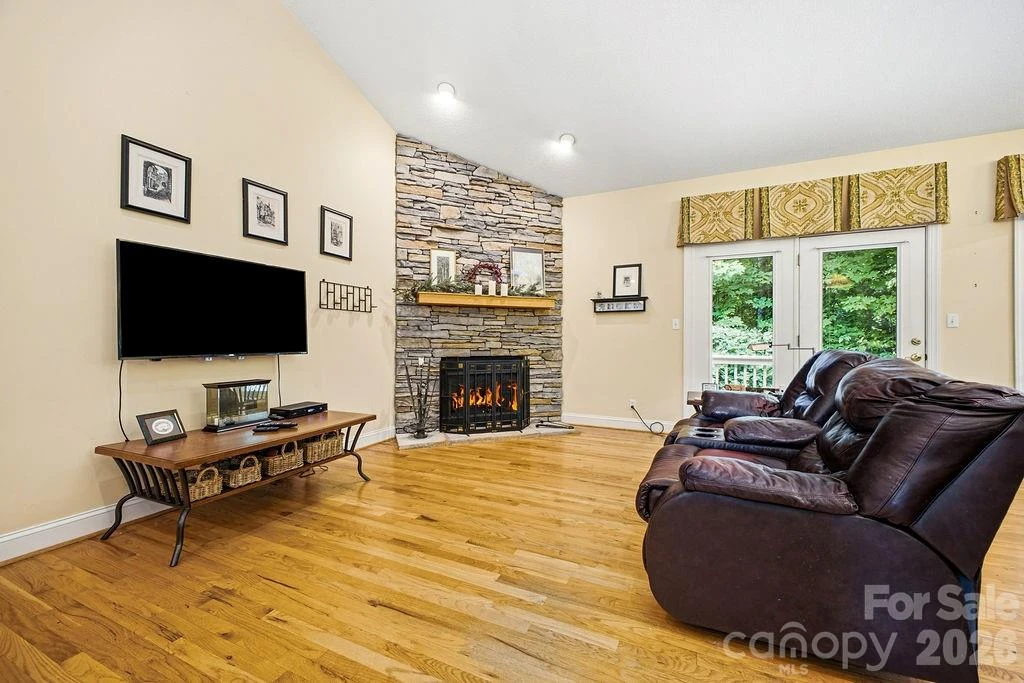 3121 Cove Loop Road - Photo 9