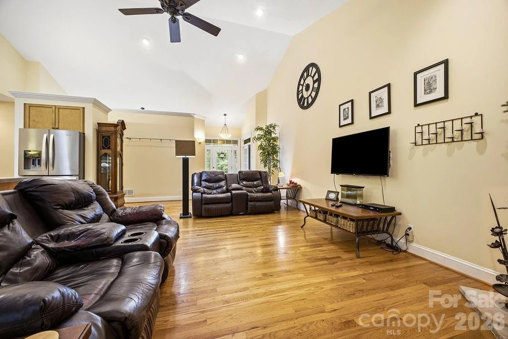 3121 Cove Loop Road - Photo 10
