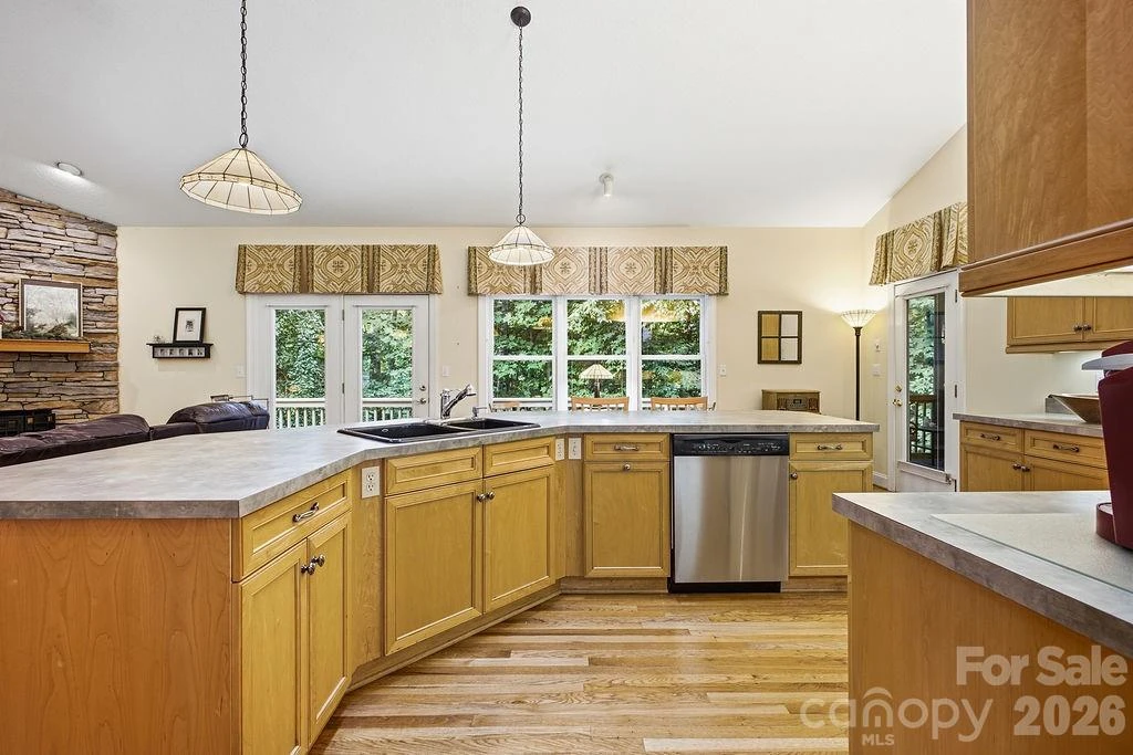 3121 Cove Loop Road - Photo 11