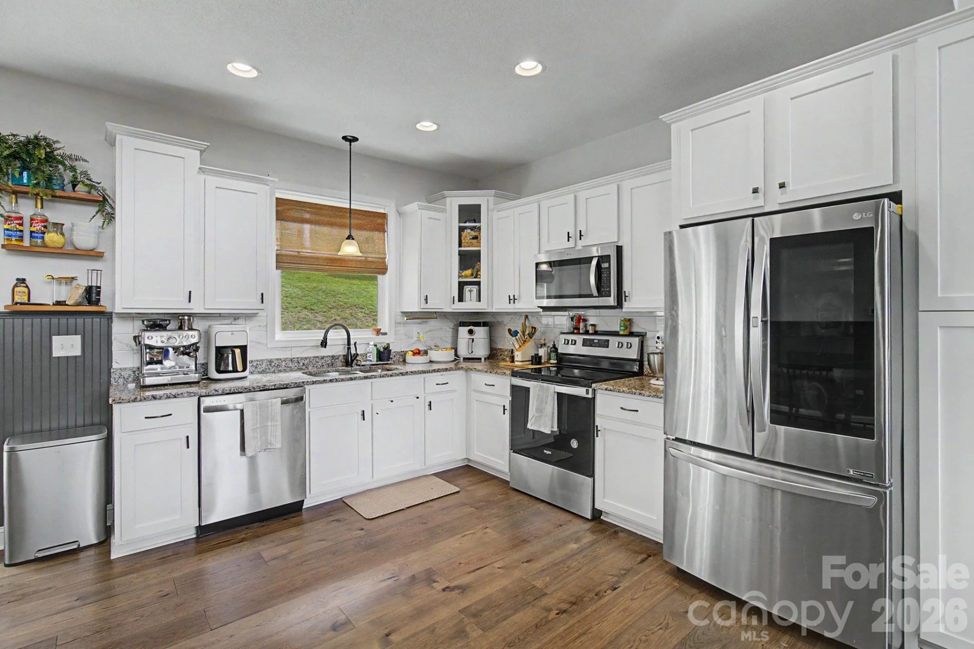 300 Green Meadow Lane - Photo 12