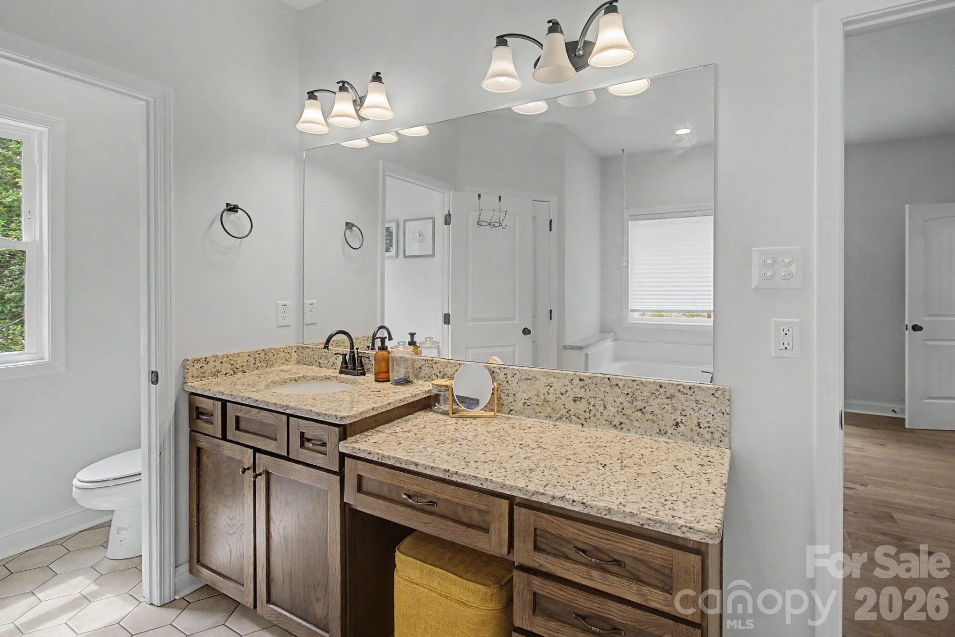 300 Green Meadow Lane - Photo 18