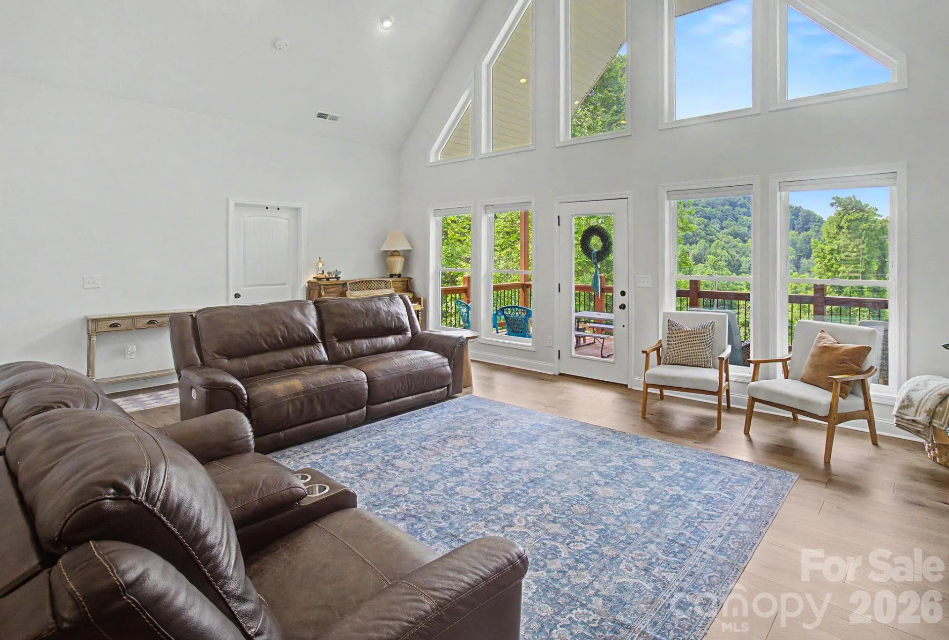 300 Green Meadow Lane - Photo 4