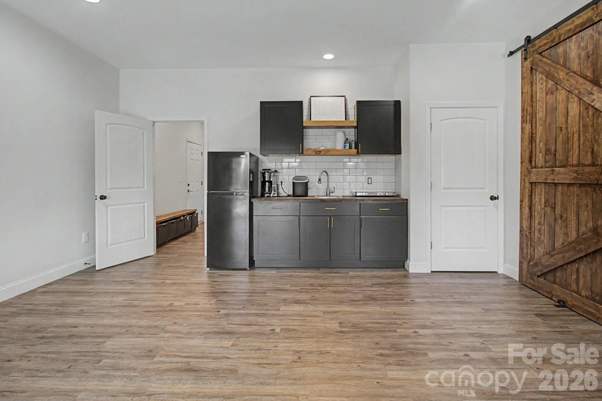 300 Green Meadow Lane - Photo 26