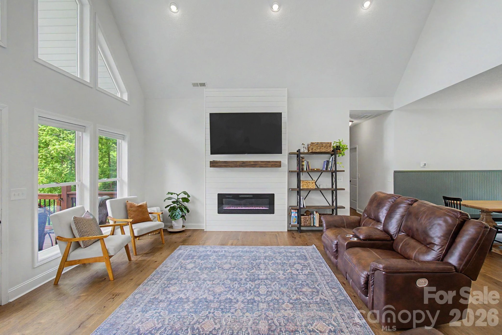 300 Green Meadow Lane - Photo 5