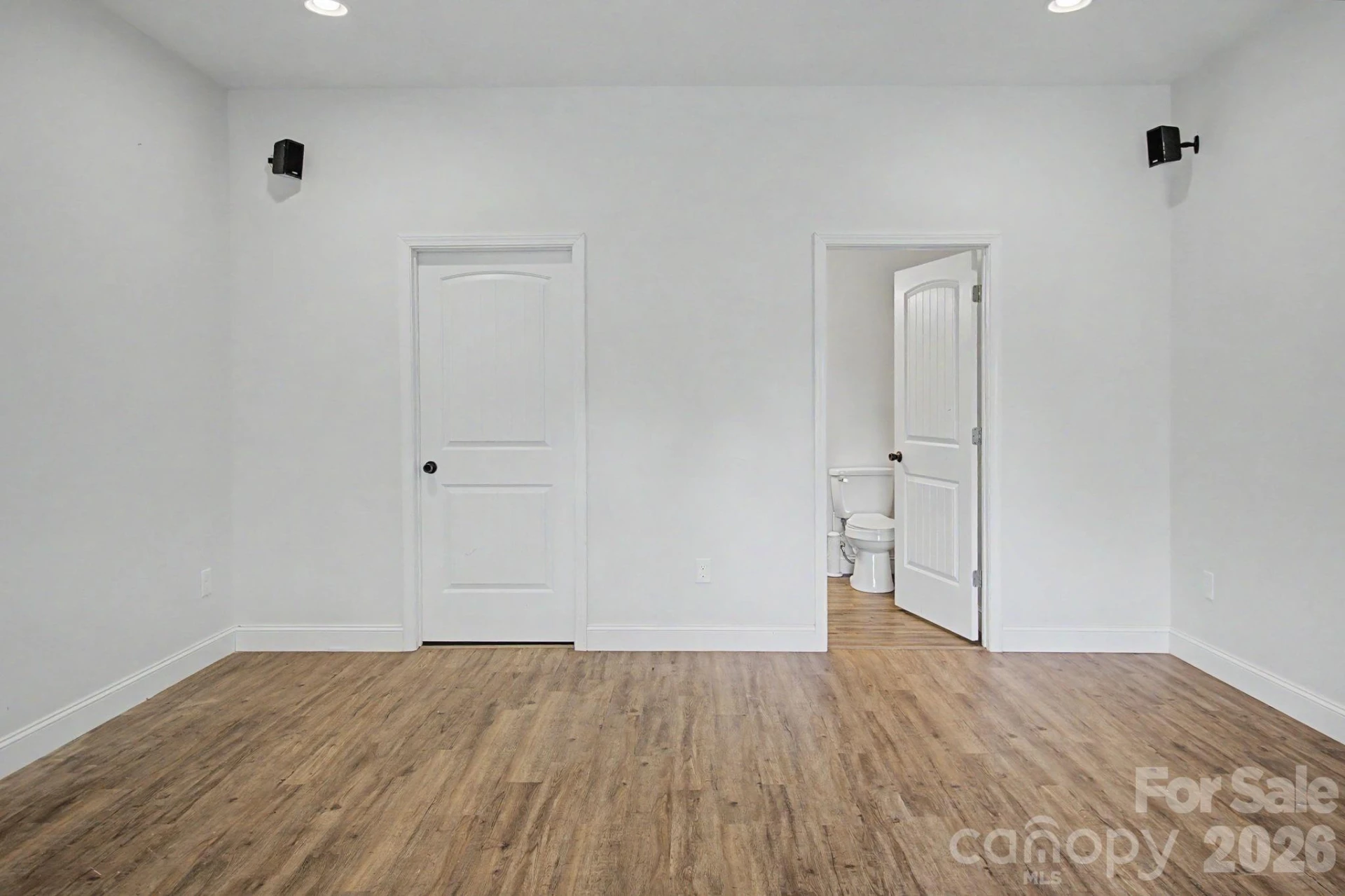 300 Green Meadow Lane - Photo 32