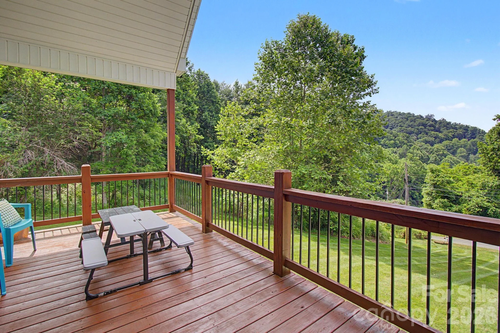 300 Green Meadow Lane - Photo 6