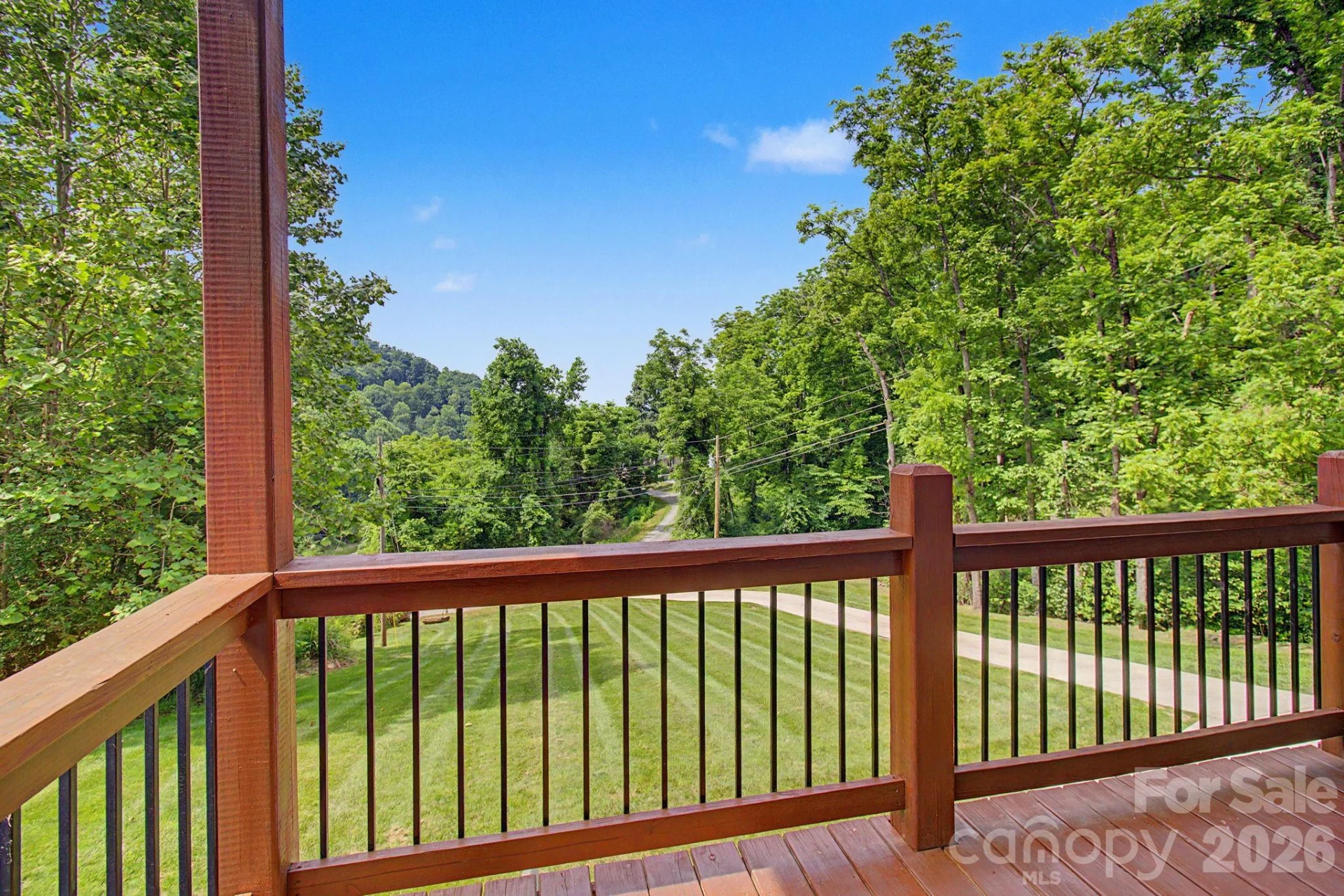 300 Green Meadow Lane - Photo 8
