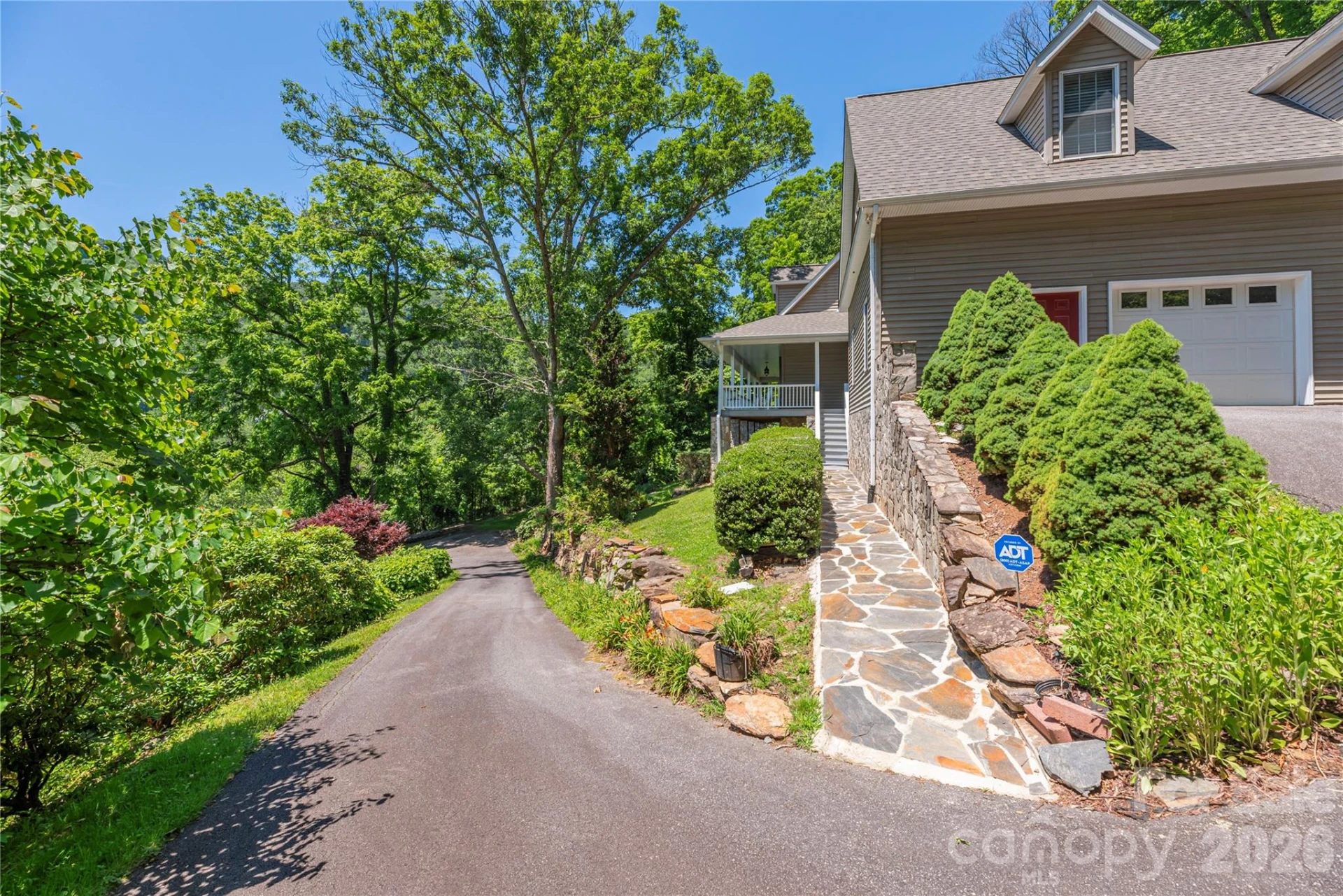 554 Breckenridge Road - Photo 2